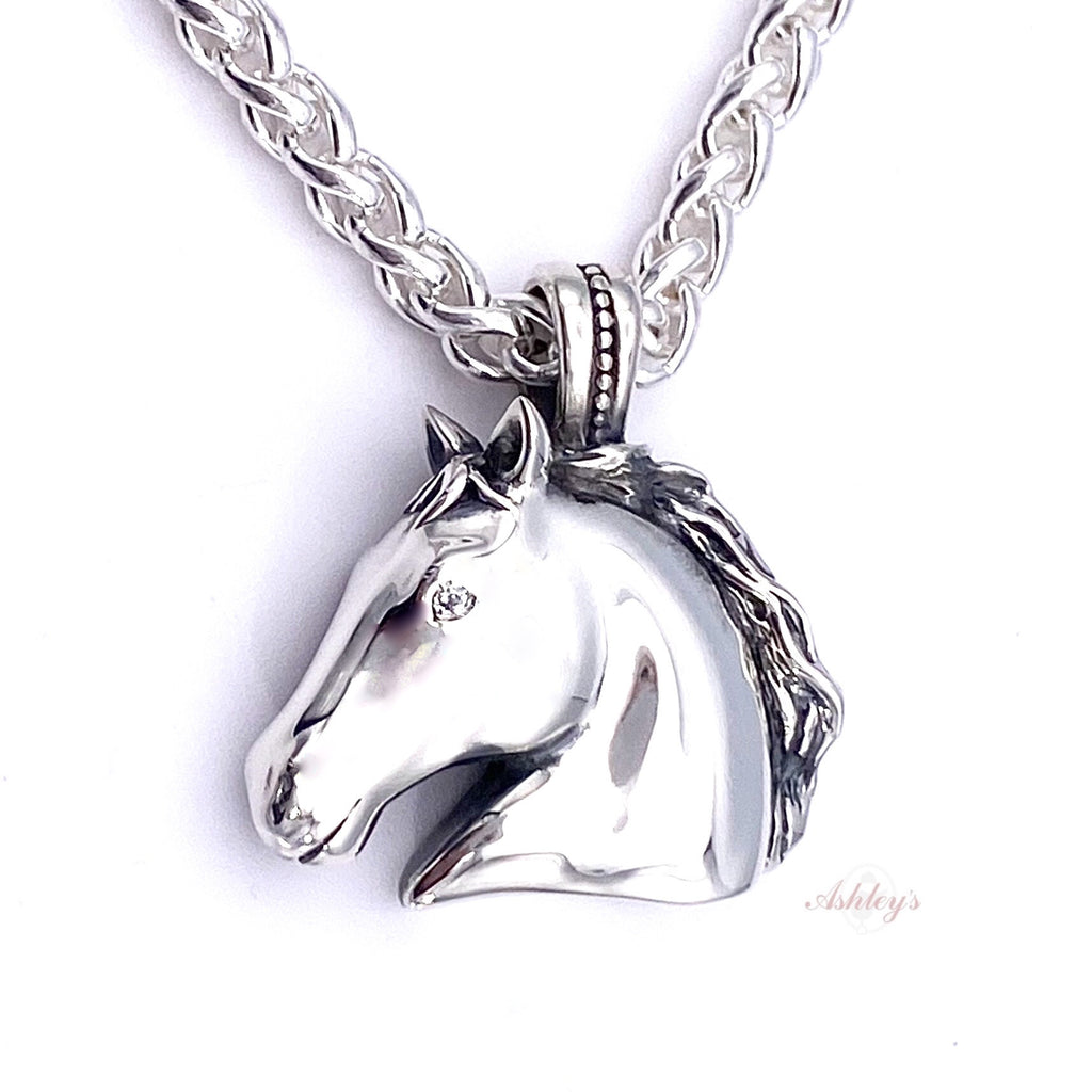 Necklaces & Pendants