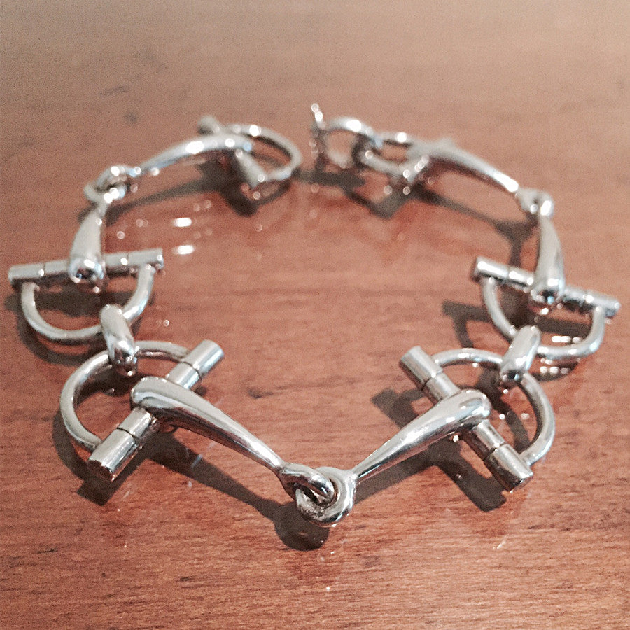 Shop GUCCI Horsebit bracelet (759760 I4601 0926) by Aimee. | BUYMA